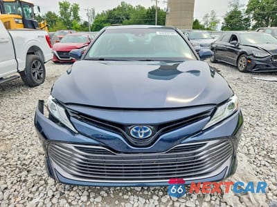 Piąte zdjęcie samochodu w środku: 2018 TOYOTA CAMRY HYBRID XLE VIN:4T1B21HK4JU502224 - miniatura