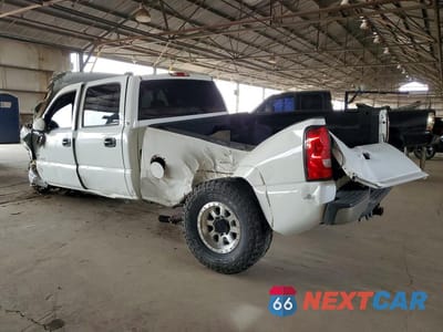 Drugie zdjęcie samochodu z przodu: 2006 CHEVROLET SILVERADO C2500 HEAVY DUTY VIN:1GCHC23D56F188234 - miniatura