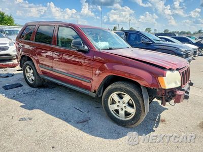Czwarte zdjęcie samochodu z boku: 2007 JEEP GRAND CHEROKEE LAREDO VIN:1J8GR48K77C610156 - miniatura