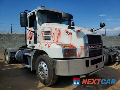 Czwarte zdjęcie samochodu z boku: 2019 MACK ANTHEM VIN:1M1AN4AY5KM001352 - miniatura
