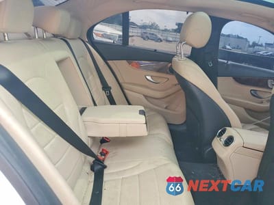 Zdjęcie 10 z 12 samochodu: 2016 MERCEDES-BENZ C 300 4MATIC VIN:WDDWF4KB6GR134098 - miniatura