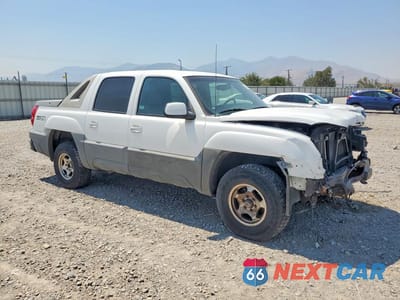Czwarte zdjęcie samochodu z boku: 2002 CHEVROLET AVALANCHE K1500 VIN:3GNEK13T52G119602 - miniatura
