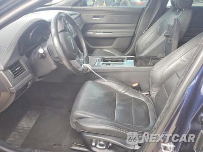 Zdjęcie 7 z 12 samochodu: 2016 JAGUAR XF S VIN:SAJBG4BV8GCY13259 - miniatura