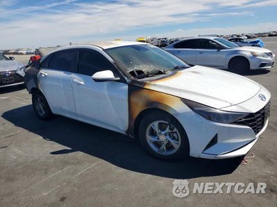 Czwarte zdjęcie samochodu z boku: 2022 HYUNDAI ELANTRA SE VIN:5NPLL4AG7NH072508 - miniatura