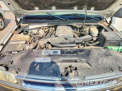 Zdjęcie 12 z 13 samochodu: 2003 CHEVROLET SUBURBAN VIN:3GNFK16ZX3G260753 - miniatura