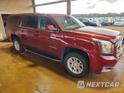 Czwarte zdjęcie samochodu z boku: 2020 GMC YUKON XL C1500 SLT VIN:1GKS1GKCXLR245172 - miniatura