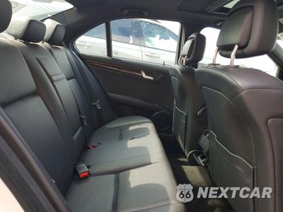 Zdjęcie 10 z 12 samochodu: 2012 MERCEDES-BENZ C 300 4MATIC VIN:WDDGF8BB6CR214362 - miniatura