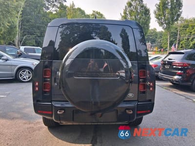 Piąte zdjęcie samochodu w środku: 2023 LAND ROVER DEFENDER 130 X-DYNAMIC SE VIN:SALE2FEU3P2185201 - miniatura