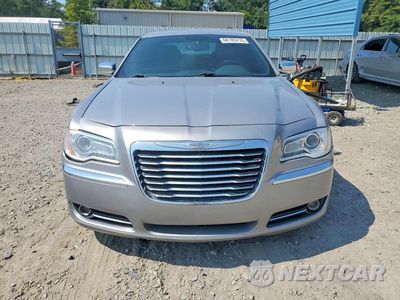 Piąte zdjęcie samochodu w środku: 2014 CHRYSLER 300C VIN:2C3CCAETXEH382915 - miniatura