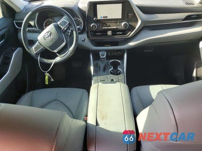 Zdjęcie 8 z 13 samochodu: 2023 TOYOTA HIGHLANDER XLE VIN:5TDKDRAH5PS039146 - miniatura
