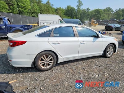 Trzecie zdjęcie samochodu z tyłu: 2015 HYUNDAI SONATA SE VIN:5NPE24AF7FH205062 - miniatura
