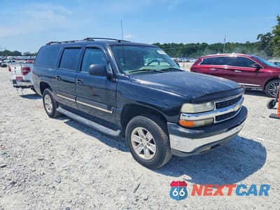 Czwarte zdjęcie samochodu z boku: 2004 CHEVROLET SUBURBAN C1500 VIN:1GNEC16Z74J313207 - miniatura