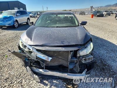 Piąte zdjęcie samochodu w środku: 2018 HONDA CIVIC LX VIN:19XFC2F56JE011433 - miniatura