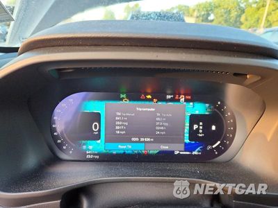 Zdjęcie 9 z 13 samochodu: 2025 VOLVO XC40 PLUS VIN:YV4L12UC1S2495825 - miniatura
