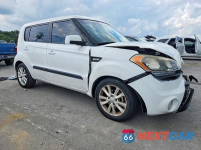Czwarte zdjęcie samochodu z boku: 2013 KIA SOUL BASE VIN:KNDJT2A51D7759285 - miniatura