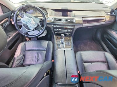 Zdjęcie 8 z 12 samochodu: 2012 BMW 740 I VIN:WBAKA4C58CDS99428 - miniatura
