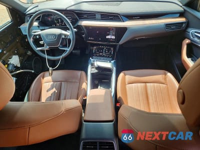 Zdjęcie 8 z 14 samochodu: 2022 AUDI E-TRON PREMIUM VIN:WA1AAAGE5NB045966 - miniatura