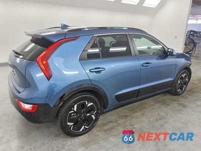 Trzecie zdjęcie samochodu z tyłu: 2023 KIA NIRO WIND VIN:KNDCR3L10P5027771 - miniatura