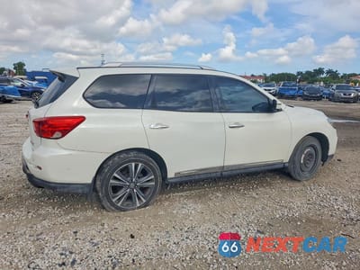 Trzecie zdjęcie samochodu z tyłu: 2019 NISSAN PATHFINDER PLATINUM VIN:5N1DR2MN6KC633740 - miniatura
