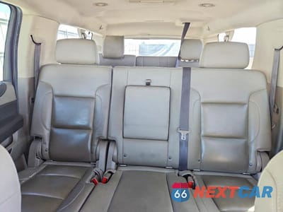 Zdjęcie 10 z 13 samochodu: 2018 CHEVROLET SUBURBAN K1500 LT VIN:1GNSKHKC6JR295876 - miniatura