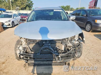 Piąte zdjęcie samochodu w środku: 2018 NISSAN ROGUE SV VIN:KNMAT2MT3JP593440 - miniatura