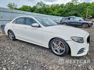 Czwarte zdjęcie samochodu z boku: 2019 MERCEDES-BENZ E 300 4MATIC VIN:WDDZF4KBXKA627982 - miniatura