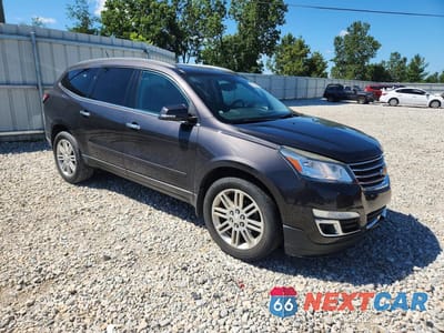 Czwarte zdjęcie samochodu z boku: 2015 CHEVROLET TRAVERSE LT VIN:1GNKVGKD7FJ352408 - miniatura