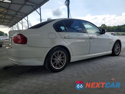 Trzecie zdjęcie samochodu z tyłu: 2010 BMW 328 XI SULEV VIN:WBAPK5C56AA649145 - miniatura