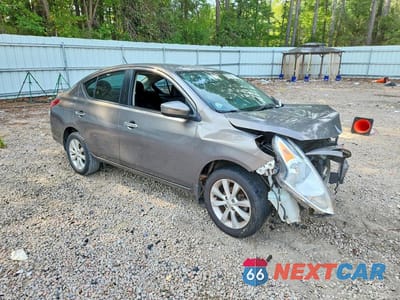 Czwarte zdjęcie samochodu z boku: 2017 NISSAN VERSA 1.6 SL VIN:3N1CN7AP9HL861715 - miniatura