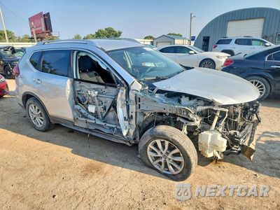 Czwarte zdjęcie samochodu z boku: 2018 NISSAN ROGUE SV VIN:KNMAT2MT3JP593440 - miniatura