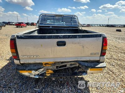 Zdjęcie 6 z 12 samochodu: 2006 GMC NEW SIERRA C1500 VIN:2GTEC19T161115526 - miniatura