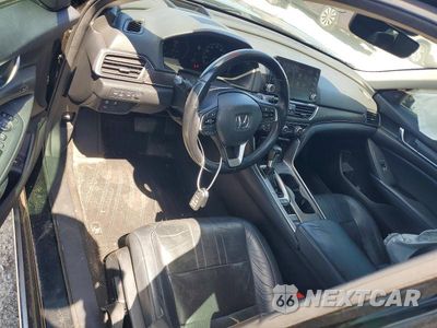 Zdjęcie 8 z 12 samochodu: 2018 HONDA ACCORD TOURING VIN:1HGCV1F96JA003458 - miniatura