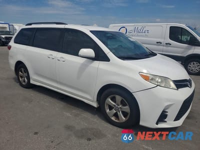 Czwarte zdjęcie samochodu z boku: 2020 TOYOTA SIENNA LE VIN:5TDKZ3DC0LS025566 - miniatura