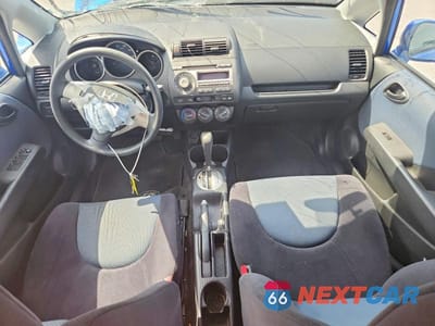 Zdjęcie 8 z 13 samochodu: 2008 HONDA FIT VIN:JHMGD38468S033675 - miniatura