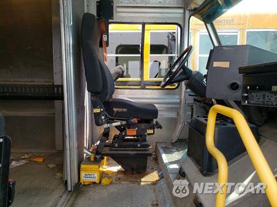 Zdjęcie 7 z 12 samochodu: 2019 FREIGHTLINER MT45G DELIVERY TRUCK VIN:4UZAC2EA7KCLH7510 - miniatura