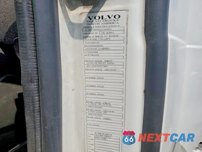 Zdjęcie 12 z 13 samochodu: 2020 VOLVO VNR SEMI TRUCK VIN:4V4WC9EH1LN265915 - miniatura