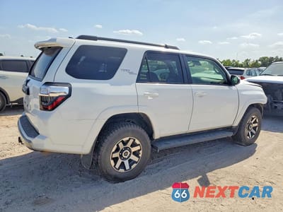 Trzecie zdjęcie samochodu z tyłu: 2024 TOYOTA 4RUNNER TRD OFF-ROAD VIN:JTEPU5JR6R6252242 - miniatura