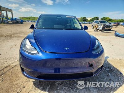 Piąte zdjęcie samochodu w środku: 2024 TESLA MODEL Y VIN:7SAYGAEE8RF100874 - miniatura