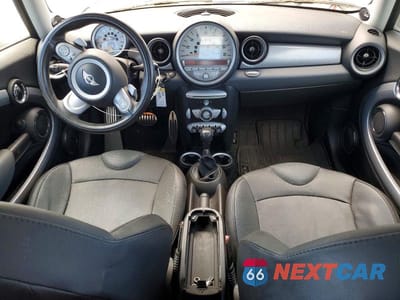 Zdjęcie 8 z 12 samochodu: 2010 MINI COOPER S VIN:WMWMF7C56ATZ73994 - miniatura