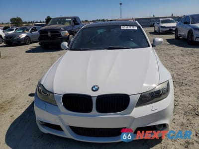 Piąte zdjęcie samochodu w środku: 2011 BMW 335 D VIN:WBAPN7C59BA782101 - miniatura