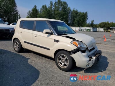 Czwarte zdjęcie samochodu z boku: 2010 KIA SOUL + VIN:KNDJT2A21A7030897 - miniatura