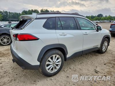 Trzecie zdjęcie samochodu z tyłu: 2022 TOYOTA COROLLA CROSS LE VIN:7MUBAABGXNV008185 - miniatura