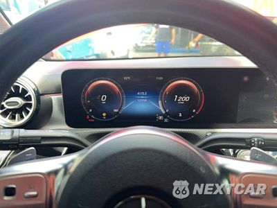 Zdjęcie 8 z 10 samochodu: 2020 MERCEDES-BENZ CLA 250 4MATIC VIN:WDD5J4HB0LN068828 - miniatura