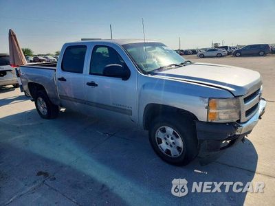 Czwarte zdjęcie samochodu z boku: 2011 CHEVROLET SILVERADO C1500 LT VIN:3GCPCSEA8BG145529 - miniatura