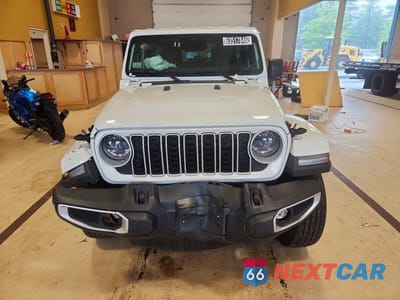Piąte zdjęcie samochodu w środku: 2026 JEEP WRANGLER SAHARA VIN:1C4PJXEG8TW254289 - miniatura