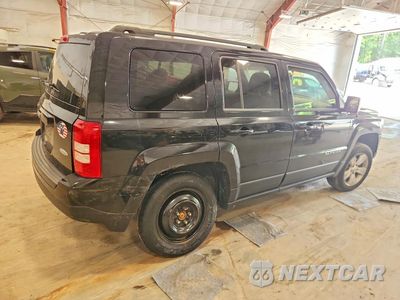Trzecie zdjęcie samochodu z tyłu: 2014 JEEP PATRIOT LATITUDE VIN:1C4NJRFB6ED817621 - miniatura