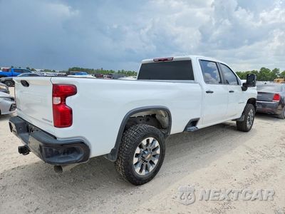 Trzecie zdjęcie samochodu z tyłu: 2025 CHEVROLET SILVERADO K2500 CUSTOM VIN:1GC4KMEY7SF170292 - miniatura