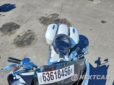 Piąte zdjęcie samochodu w środku: 2017 INDIAN CHIEFTAIN VIN:56KTCAAA8H3355522 - miniatura