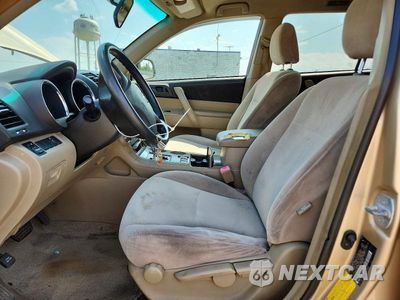 Zdjęcie 7 z 13 samochodu: 2008 TOYOTA HIGHLANDER BASE VIN:JTEES41A782034852 - miniatura
