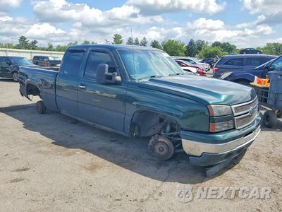 Czwarte zdjęcie samochodu z boku: 2006 CHEVROLET SILVERADO K1500 VIN:1GCEK19V16E154846 - miniatura